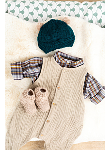 Pompom hat and booties
